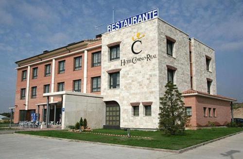 Hotel Camino Real Dueñas Εξωτερικό φωτογραφία